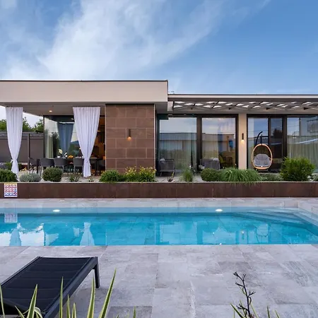 Blumarine Villa Brzac