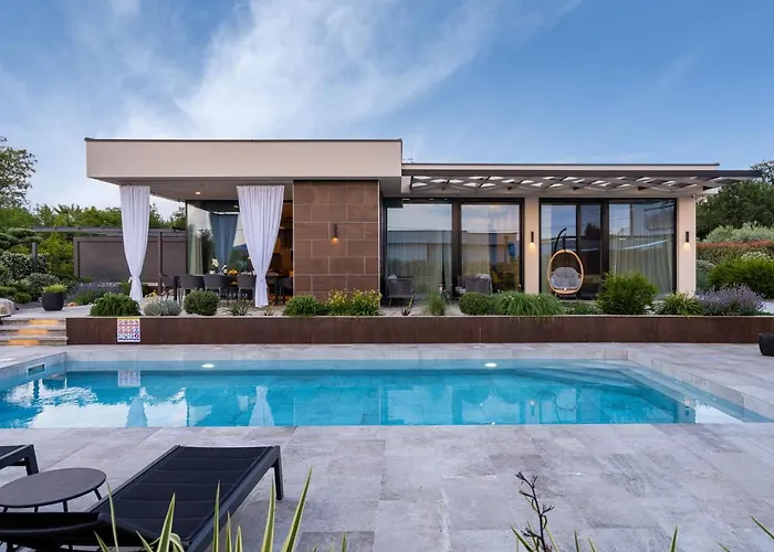 Blumarine Villa Brzac