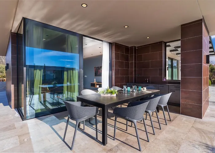 Blumarine Villa Brzac