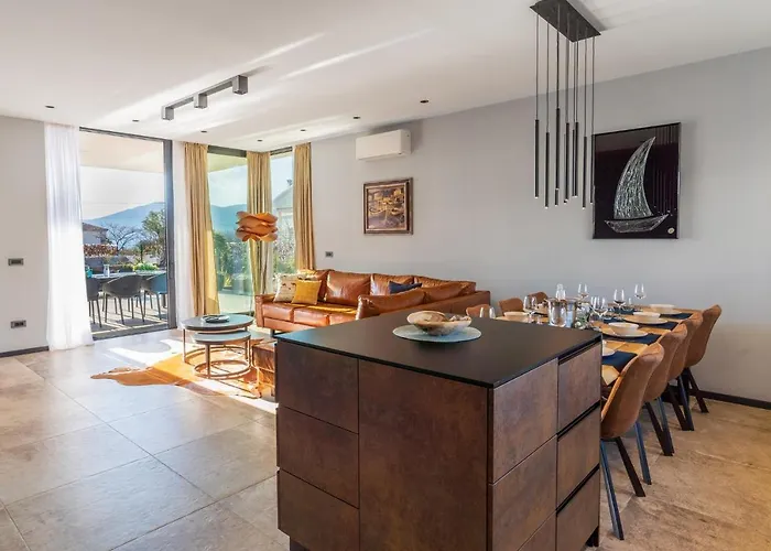 Blumarine Βίλα *