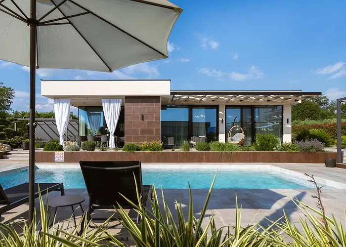 Blumarine Βίλα *