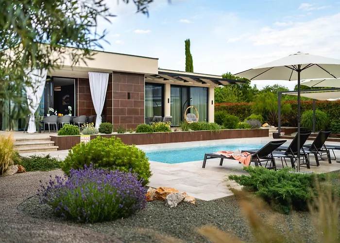 Βίλα Blumarine *